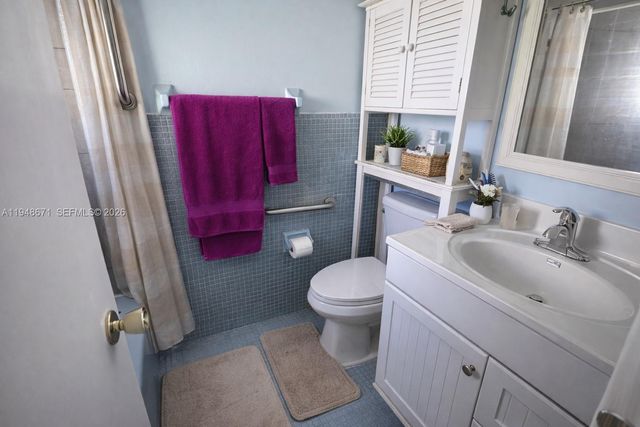 1965 SE 5th Court 203, Pompano Beach, FL 33060