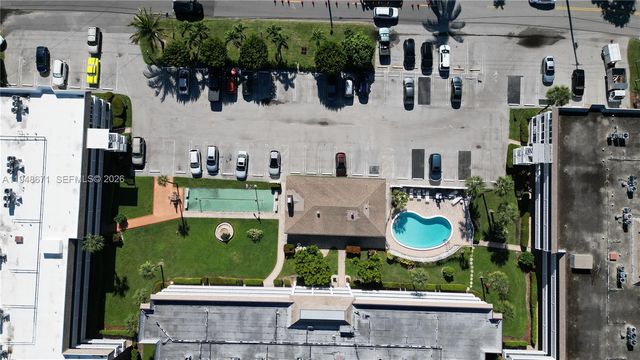 1965 SE 5th Court 203, Pompano Beach, FL 33060