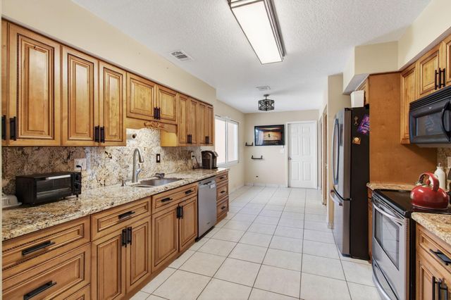 7574 Ironbridge Circle, Delray Beach, FL 33446