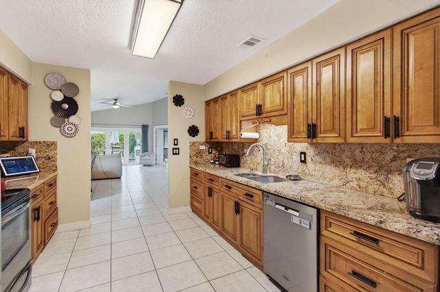 7574 Ironbridge Circle, Delray Beach, FL 33446
