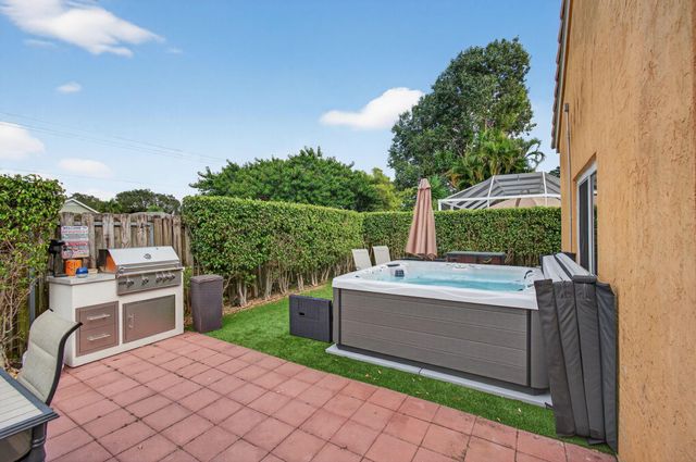 7574 Ironbridge Circle, Delray Beach, FL 33446