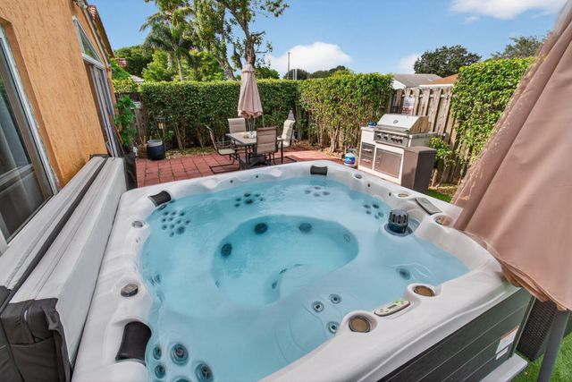 7574 Ironbridge Circle, Delray Beach, FL 33446