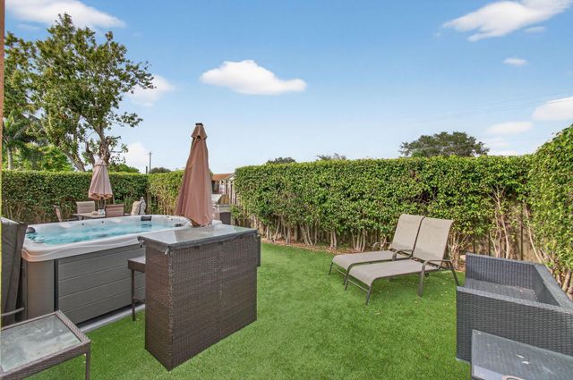 7574 Ironbridge Circle, Delray Beach, FL 33446