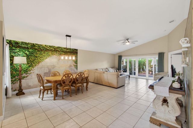 7574 Ironbridge Circle, Delray Beach, FL 33446