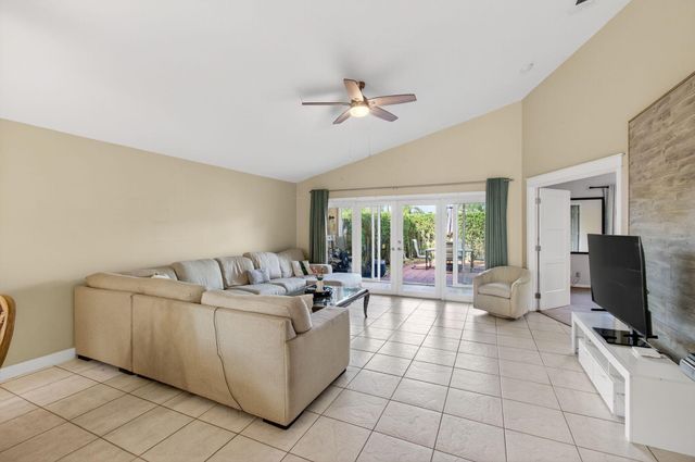 7574 Ironbridge Circle, Delray Beach, FL 33446