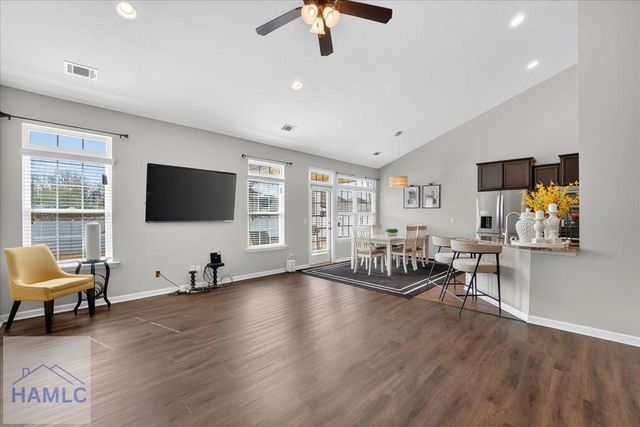 622 Red Oak Lane, Hinesville, GA 31313