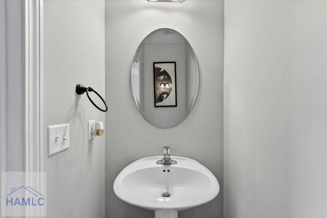 622 Red Oak Lane, Hinesville, GA 31313