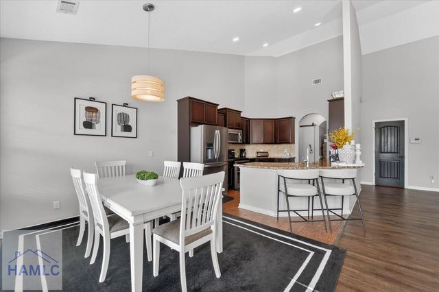 622 Red Oak Lane, Hinesville, GA 31313