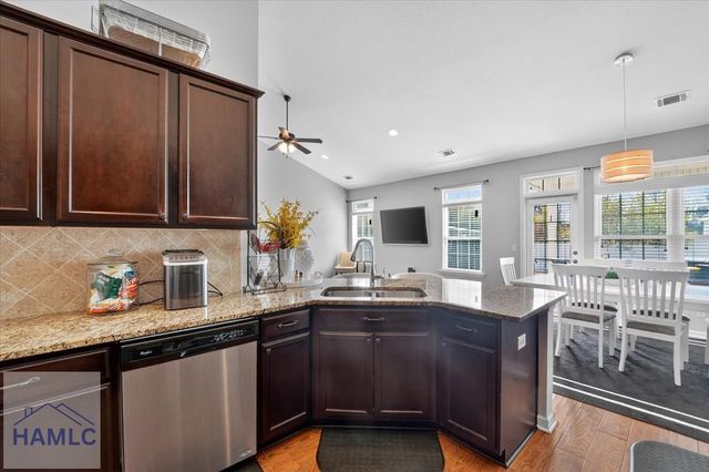 622 Red Oak Lane, Hinesville, GA 31313