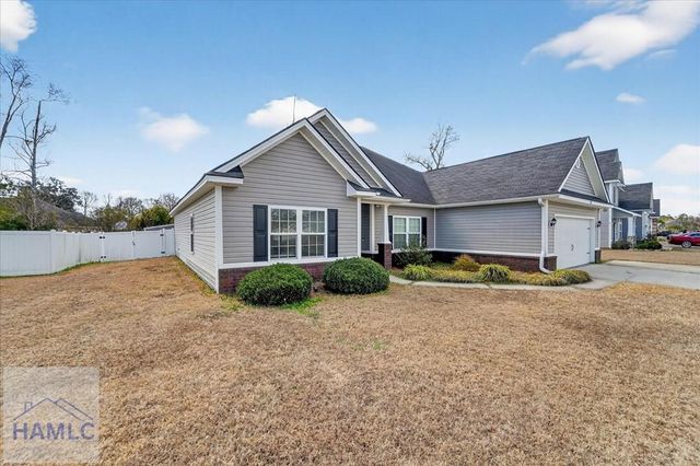 622 Red Oak Lane, Hinesville, GA 31313