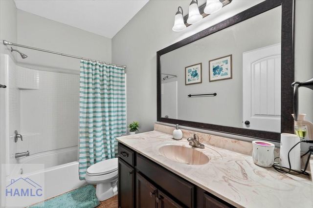 622 Red Oak Lane, Hinesville, GA 31313