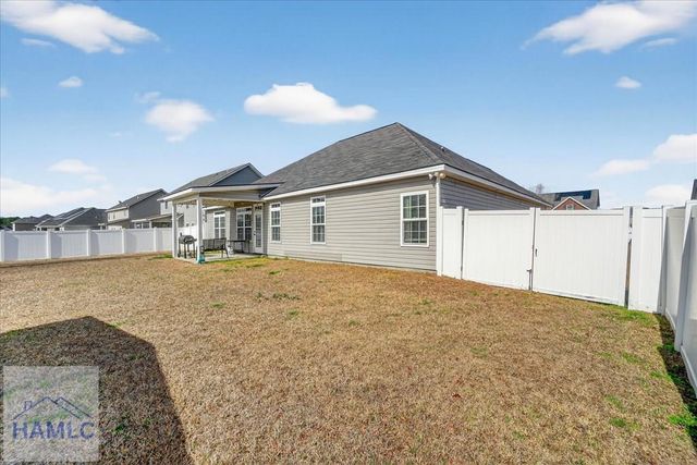 622 Red Oak Lane, Hinesville, GA 31313