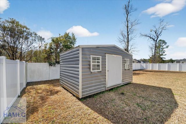 622 Red Oak Lane, Hinesville, GA 31313