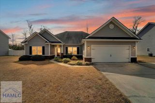 622 Red Oak Lane, Hinesville, GA 31313