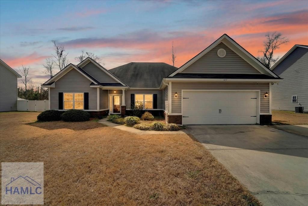 622 Red Oak Lane, Hinesville, GA 31313