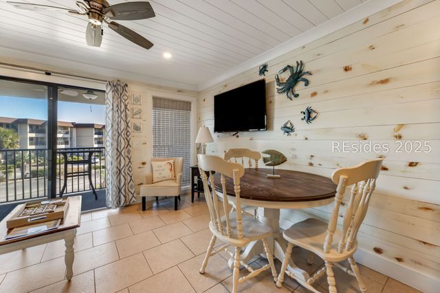 40 Folly Field Rd Apt B212, Hilton Head Island, SC 29928