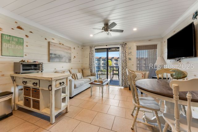 40 Folly Field Rd Apt B212, Hilton Head Island, SC 29928