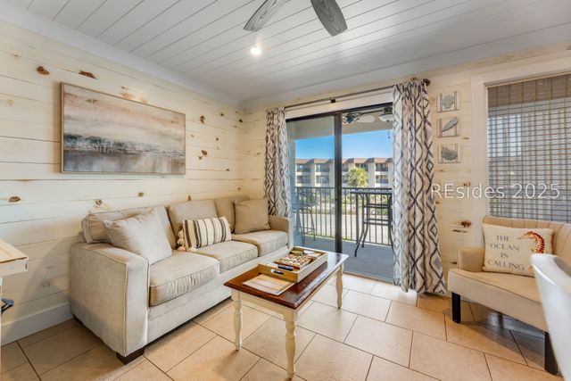 40 Folly Field Rd Apt B212, Hilton Head Island, SC 29928