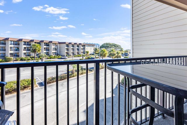 40 Folly Field Rd Apt B212, Hilton Head Island, SC 29928