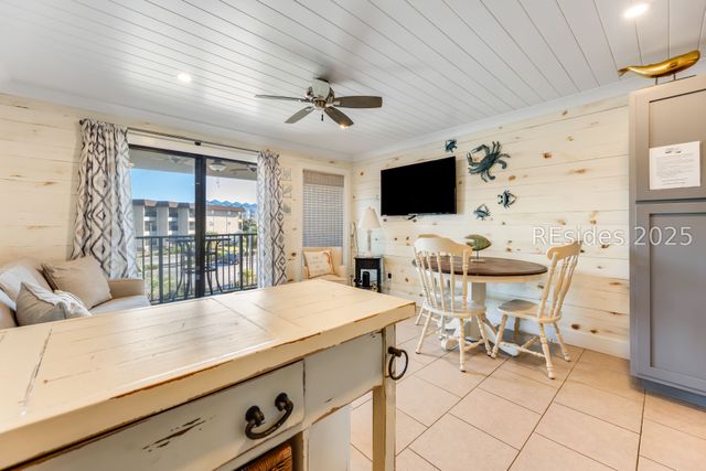 40 Folly Field Rd Apt B212, Hilton Head Island, SC 29928