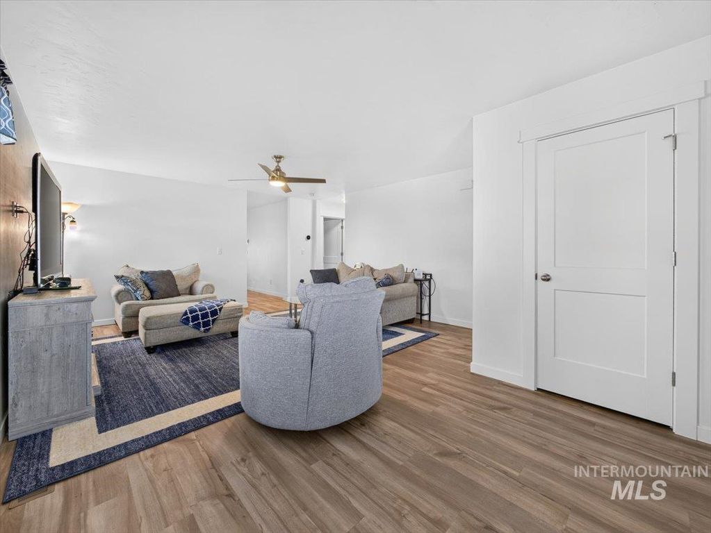 1027 W Butterfield, Weiser, ID 83672 photo 3