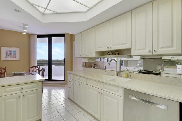 3322 Casseekey Island Road 604, Jupiter, FL 33477