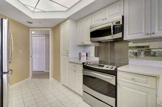3322 Casseekey Island Road 604, Jupiter, FL 33477