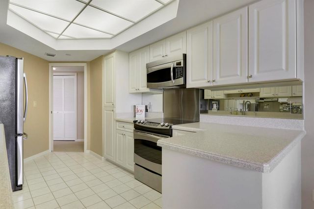 3322 Casseekey Island Road 604, Jupiter, FL 33477