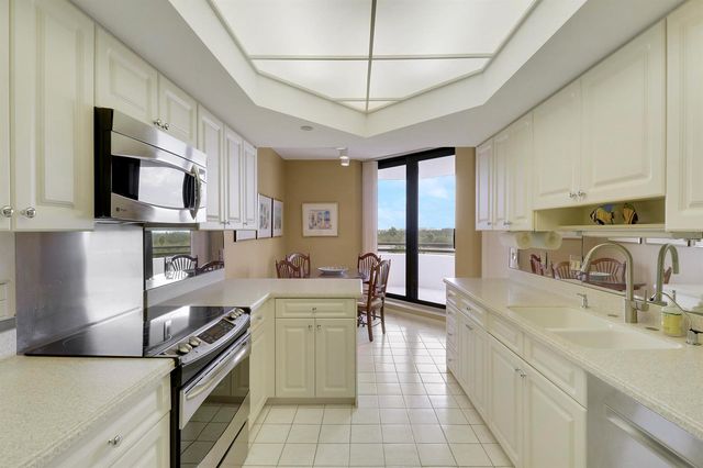 3322 Casseekey Island Road 604, Jupiter, FL 33477