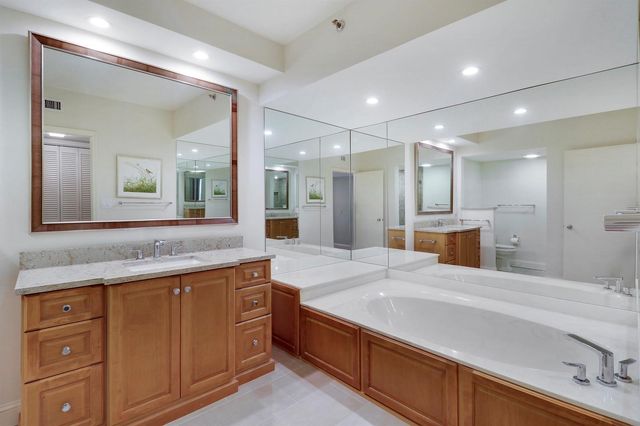 3322 Casseekey Island Road 604, Jupiter, FL 33477