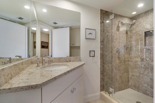 3322 Casseekey Island Road 604, Jupiter, FL 33477