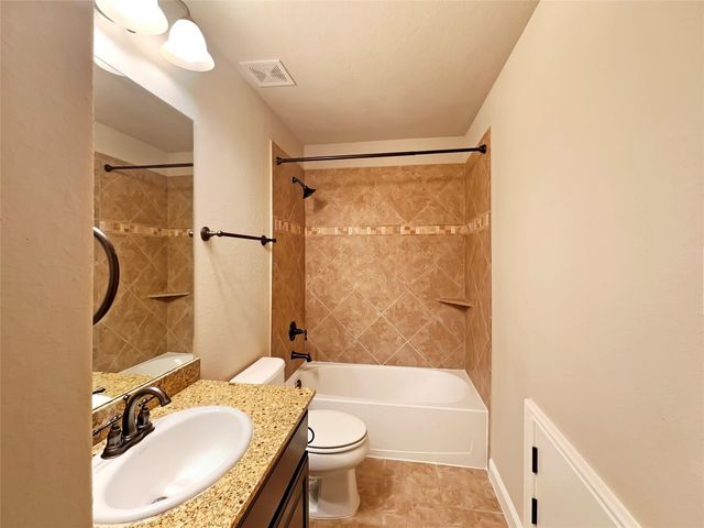 195 Flamingo Bay Drive, Missouri City, TX 77459