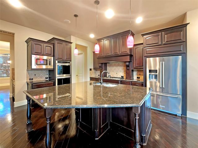 195 Flamingo Bay Drive, Missouri City, TX 77459