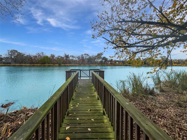 195 Flamingo Bay Drive, Missouri City, TX 77459