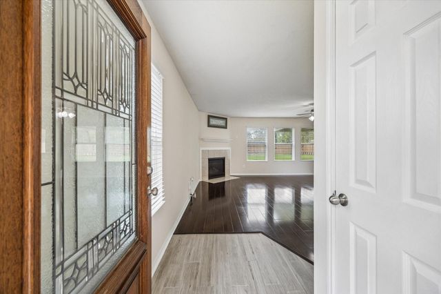 15642 S Fall Fern Cir, Houston, TX 77044