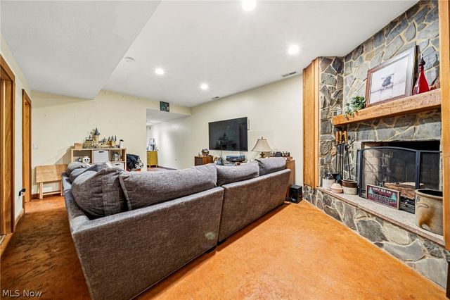 10506 Mayfield Road, Chesterland, OH 44026