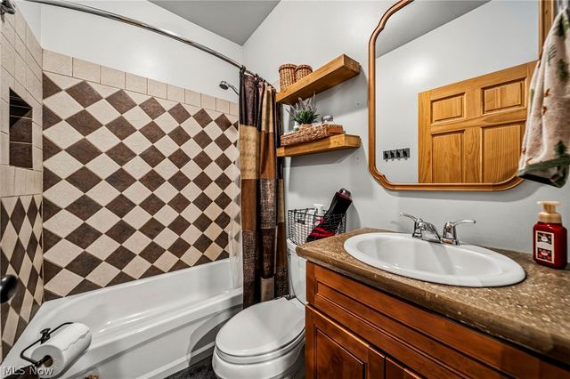 10506 Mayfield Road, Chesterland, OH 44026