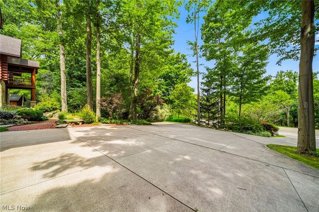 10506 Mayfield Road, Chesterland, OH 44026