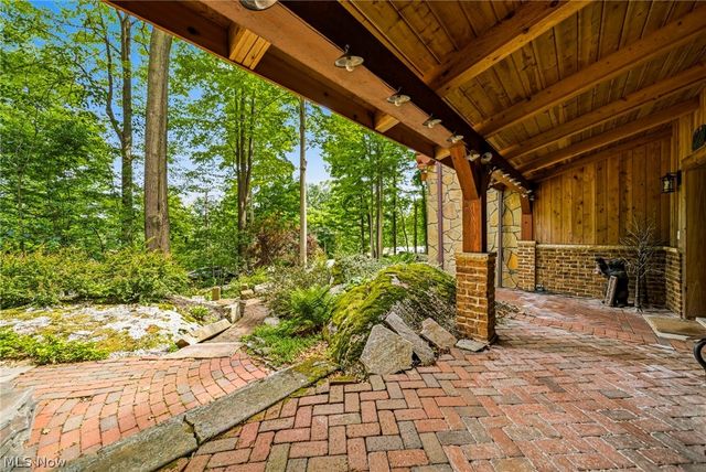 10506 Mayfield Road, Chesterland, OH 44026