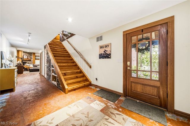 10506 Mayfield Road, Chesterland, OH 44026