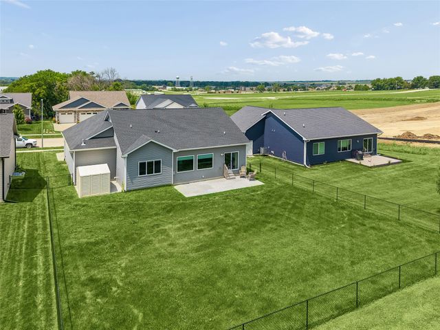 1823 Crabapple Lane, Granger, IA 50109