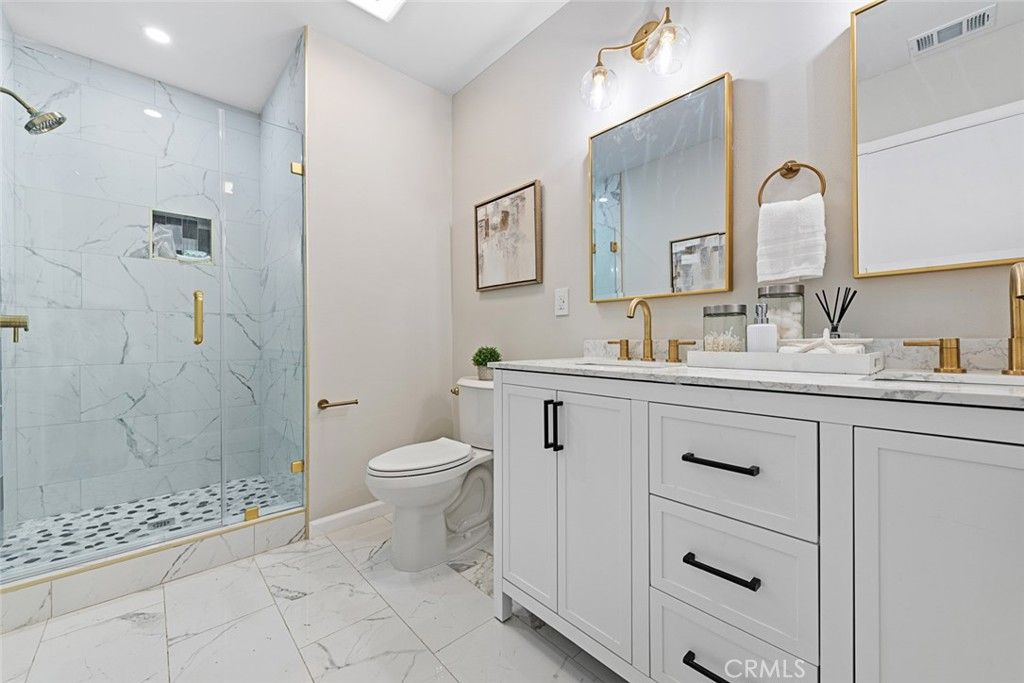Image 24 of property listing at 10340 Clancey Avenue, Downey, CA 90241