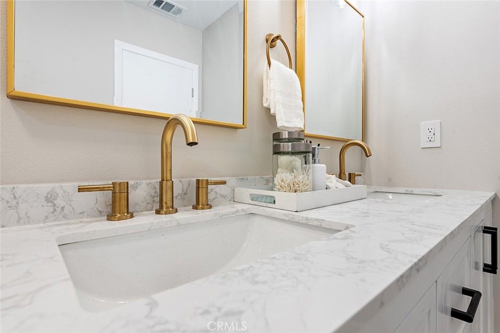Image 25 of property listing at 10340 Clancey Avenue, Downey, CA 90241