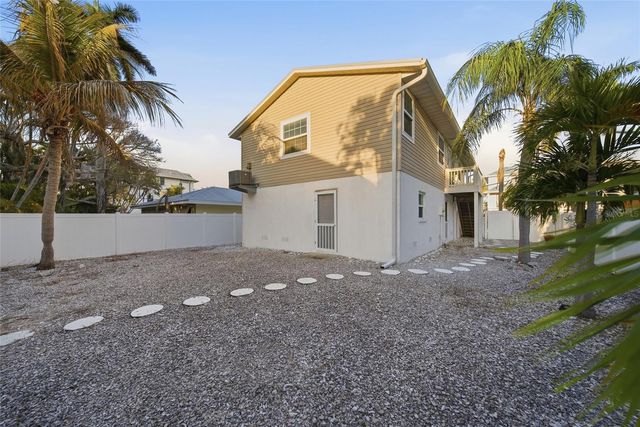 2112 AVENUE B, Bradenton Beach, FL 34217