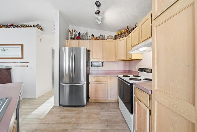 2112 AVENUE B, Bradenton Beach, FL 34217