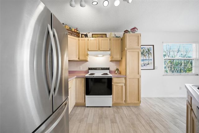 2112 AVENUE B, Bradenton Beach, FL 34217