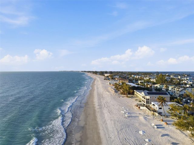 2112 AVENUE B, Bradenton Beach, FL 34217