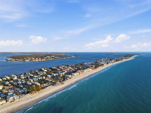 2112 AVENUE B, Bradenton Beach, FL 34217