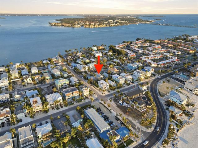 2112 AVENUE B, Bradenton Beach, FL 34217