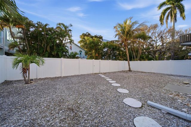 2112 AVENUE B, Bradenton Beach, FL 34217